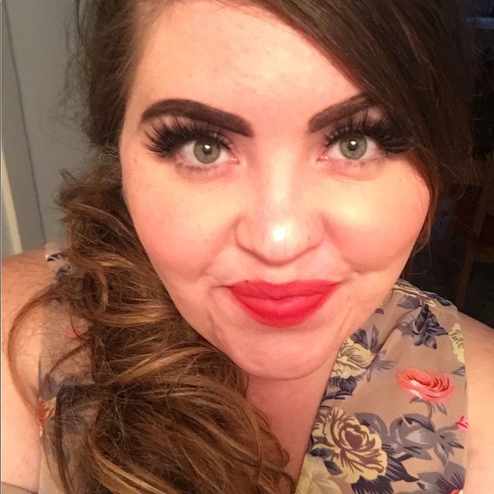 Meet your Posher, Ashley